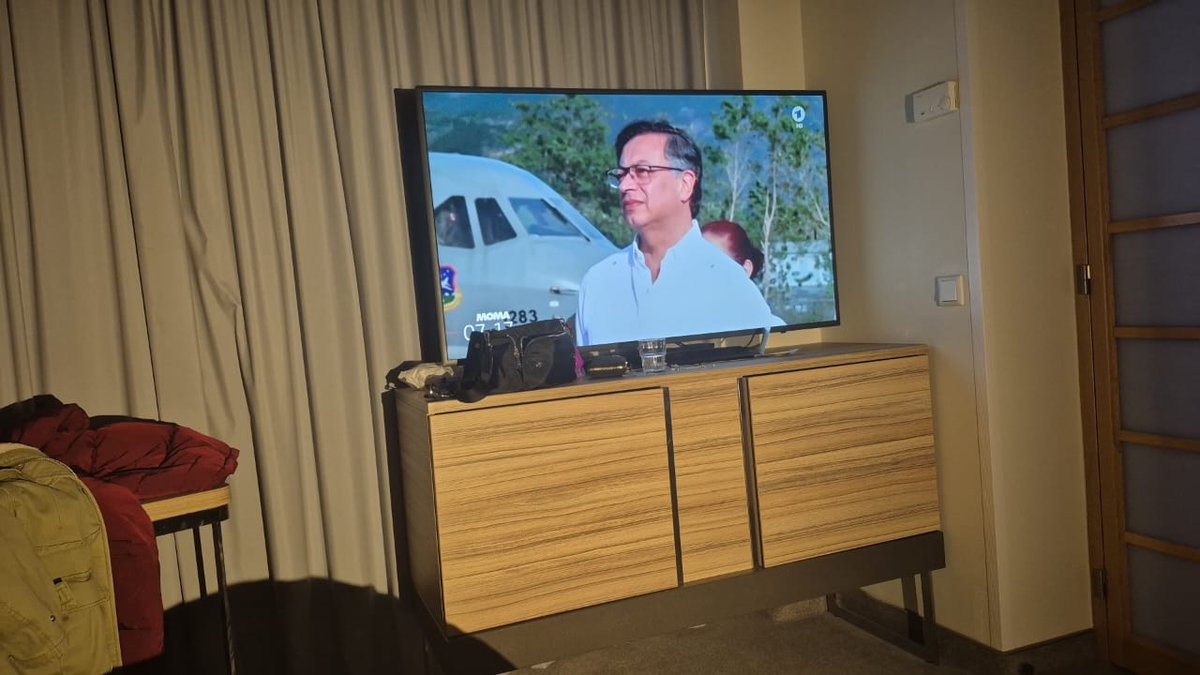 andrefelgiraldo's tweet photo. En la televisión de Viena, Austria,  en este momento es noticia @petrogustavo. El mundo reconoce su acto de dignidad. https://t.co/VkYF0wPf8p
