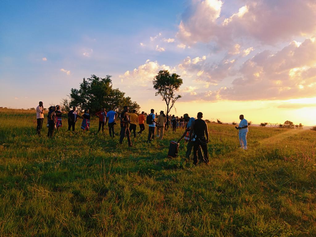 ekudeni's tweet image. An International music video being shot on our Savannah area

#shootlocation #musicproducer #fixer #filming #moviedirector #filmdirector #musician #locationscout #filminglocation #locationscouting #filmmakers #filmindustry #musicindustry