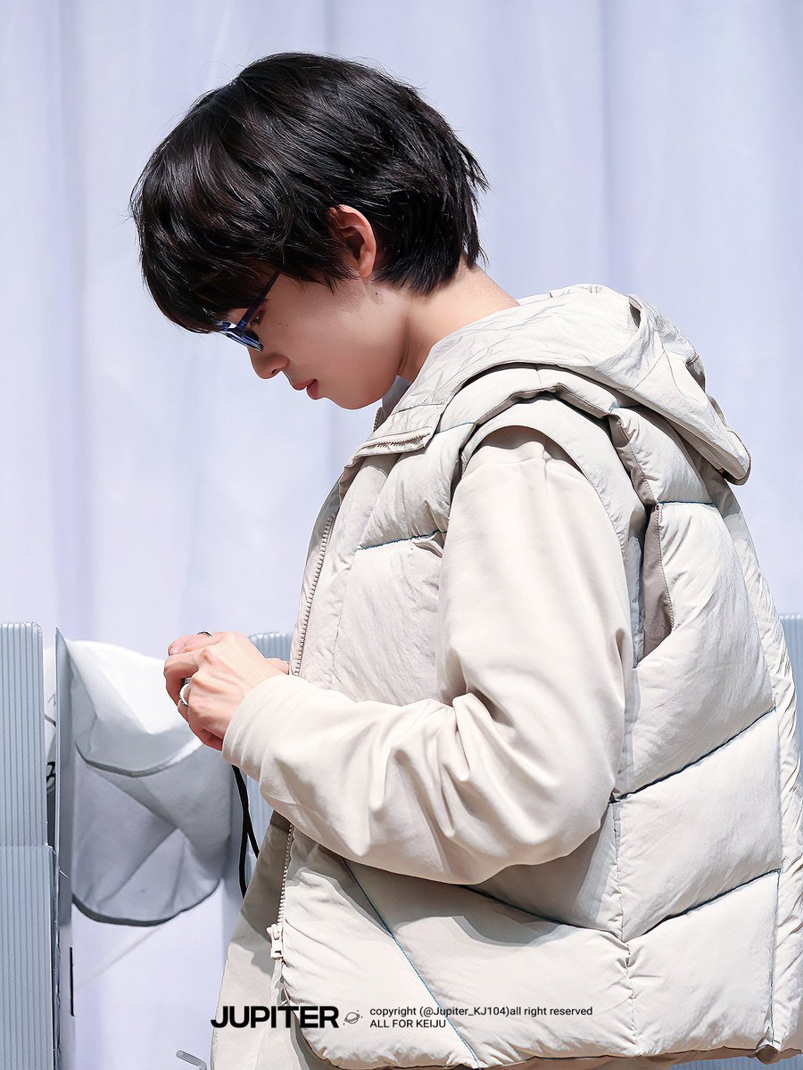 Jupiter_KJ104's tweet photo. 250126 WITHMUU Fan sign

：이주가 왜 천사인 걸 알아? 
🌲：몰라요〃•  ֊  •〃ฅ       
：니가 생일이 10월 4일이라서 1004천사자나!
🌲：어ㅓㅓㅓㅓ!!!!! 𖦹𖦹.ᐟ.ᐟ       

#케이주 #KEIJU #킥플립 #KickFlip https://t.co/Z2zZCtreNe