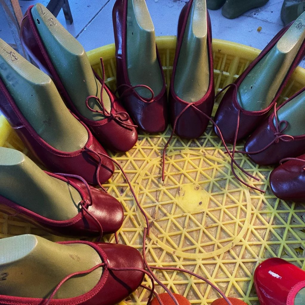 Shoe Factory Daily 15｜This Isn't Red Date Slices 😅
Ballet shoe heels