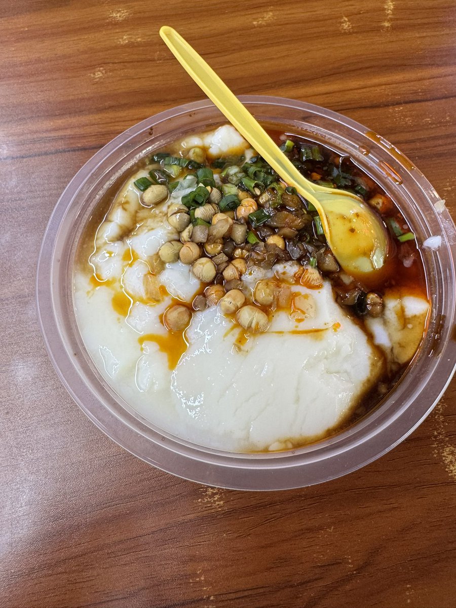 Maeko0000's tweet photo. 重慶料理

火鍋、烤魚、豆腐脳、重庆小麺

#重慶　#重庆 https://t.co/LSrTjfbCOj