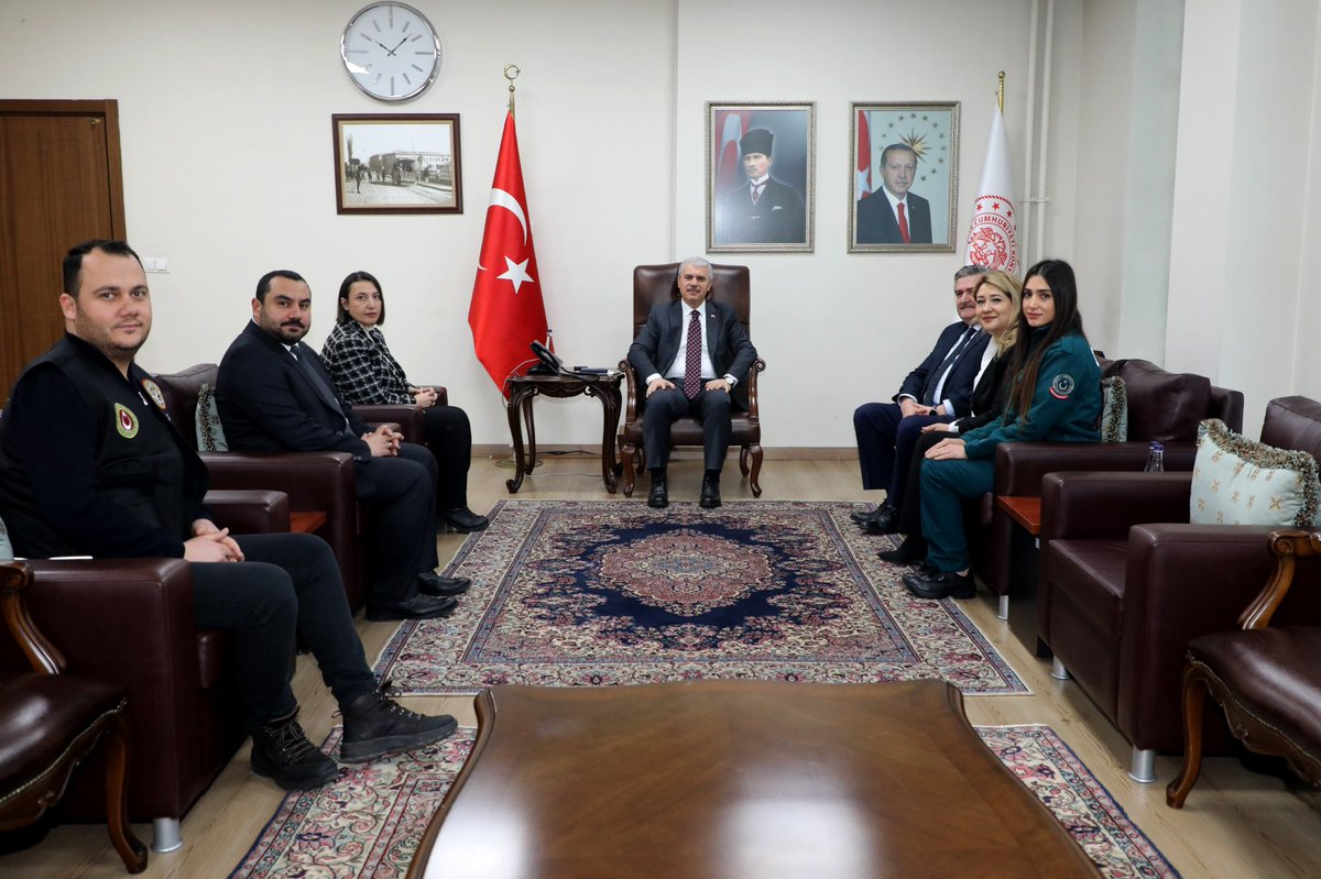 26 Ocak Dünya Gümrük Günü Münasebetiyle Valimiz İbrahim Akın’a Ziyaret

26 Ocak Dünya Gümrük Günü münasebetiyle Konya Gümrük Müdürü Hasan Hüseyin Koçak ve beraberindeki heyet, Valimiz İbrahim Akın’ı ziyaret etti.

Gümrük Müdürü Koçak’tan Gümrük Müdürlüğü'nün İlimizdeki