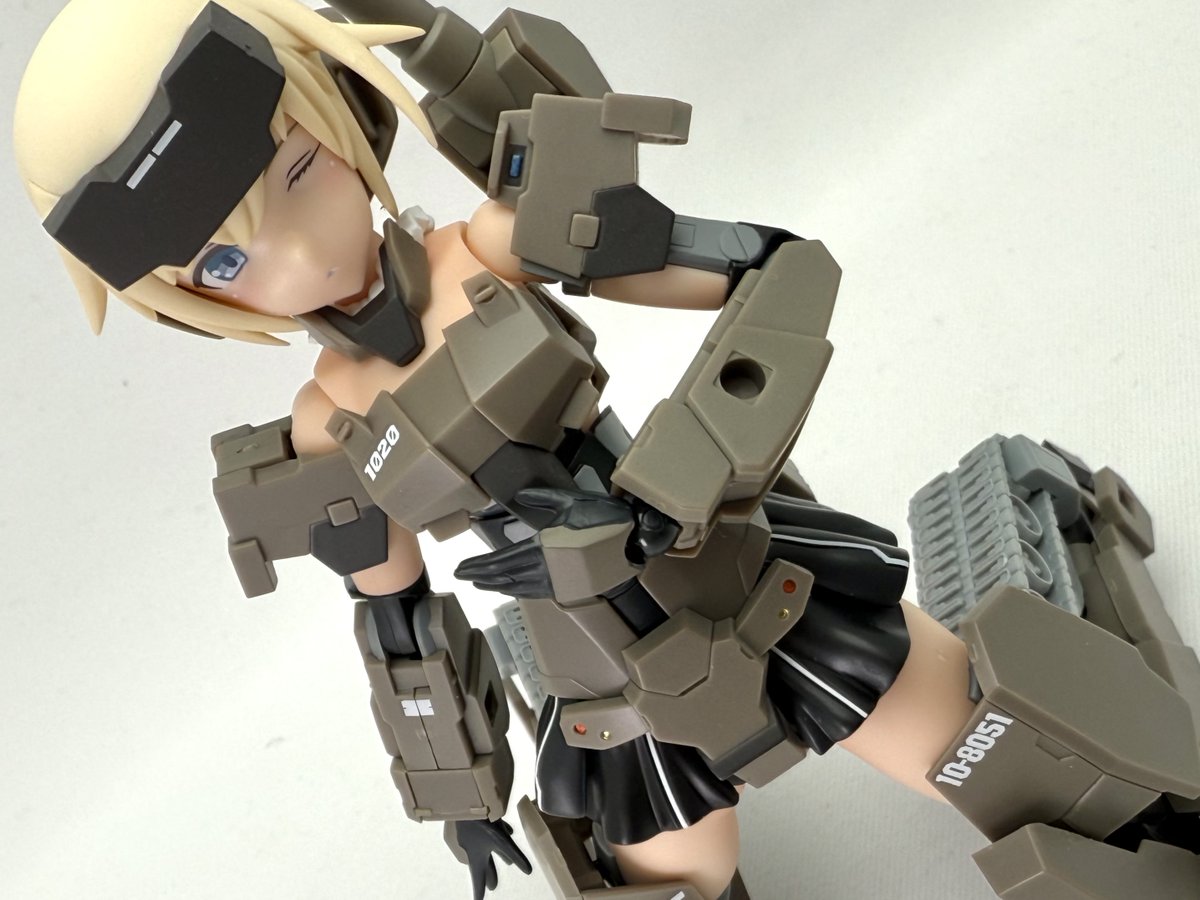 kotobukiya_tkw's tweet photo. 【立川本店】
サンプル展示情報：2025年4月発売予定
『#フレームアームズ・ガール』より
「P3 轟雷」￥13,200(税込)のサンプルが到着致しました！
コトブキヤショップ限定特典『塗装済み顔パーツ初期Ver.』が付属！

現在ご予約受付中です✨
立川本店へお越しの際はぜひご覧ください！
#FAガール https://t.co/y2SmCAH5DC