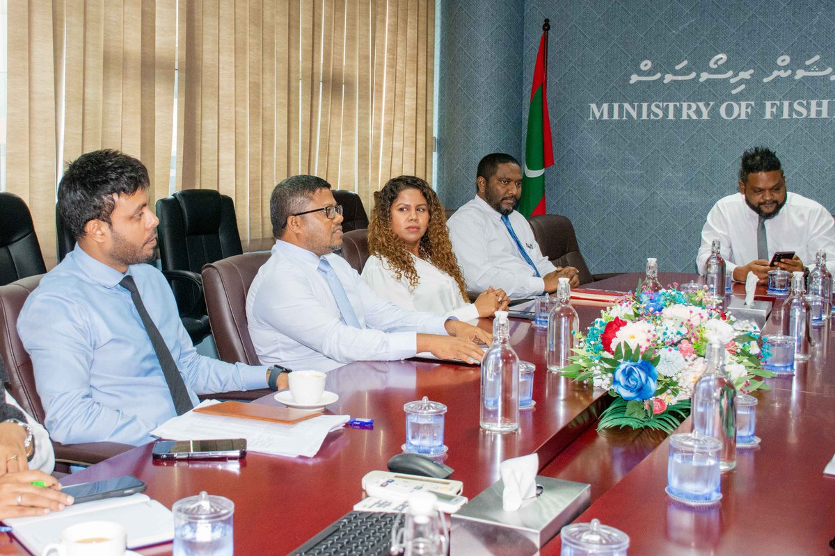 މި މިނިސްޓްރީގެ ފަރާތުން ކުރިއަށް ގެންދިއުމަށް ހަމަޖެހިފައިވާ ޕްރޮޖެކްޓުތައް ހަލުވިކުރުމަށް ޓަކައި މޯލްޑިވްސް ޓްރާންސްޕޯޓް އެންޑް ކޮންޓްރެކްޓިންގ ކޮމްޕެނީ (އެމް.ޓީ.ސީ.ސީ) އާައި މޯލްޑިވްސް އިންޑަސްޓްރިއަލް ފިޝަރީޒް ކޮމްޕެނީ (މިފްކޯ)އާ އެކު މަޝްވަރާކޮށްފި.
