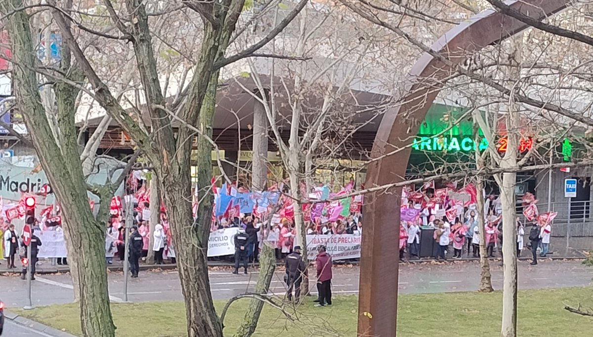 Las trabajadoras de la Ayuda a Domicilio en la Comunidad de Madrid reclaman mejoras en los pliegos para garantizar sus derechos laborales y un servicio de calidad.