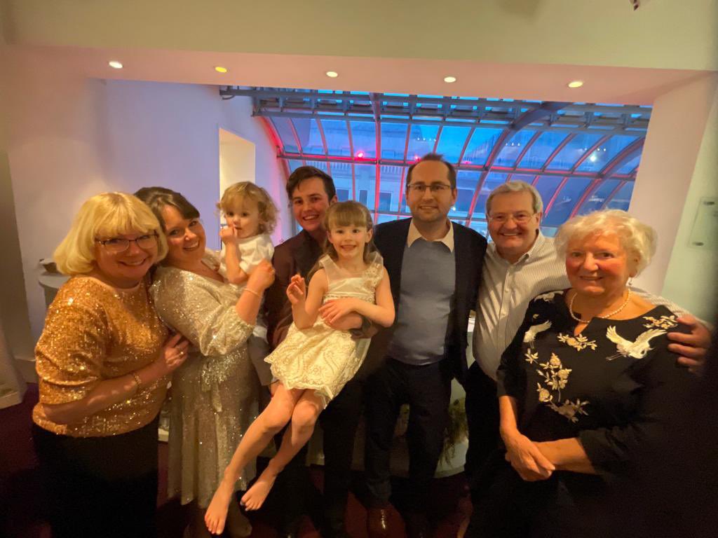 Sarah Lark tweet media