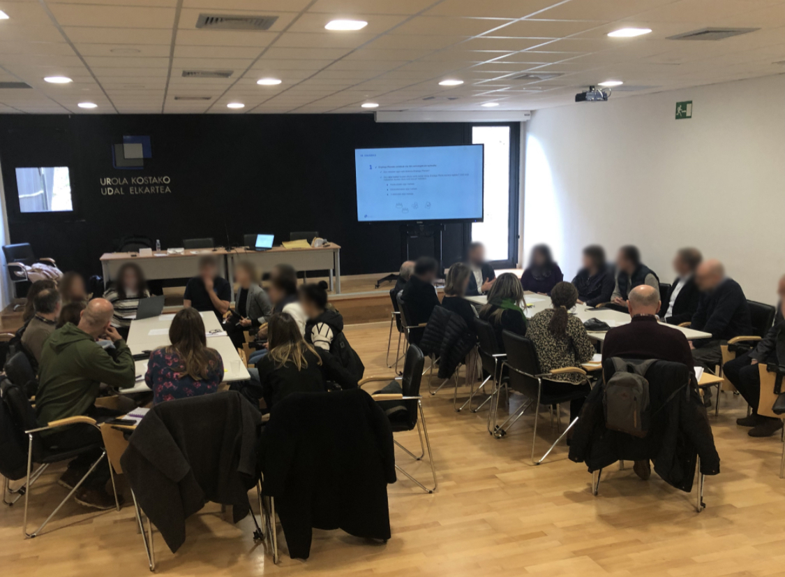 🚀 Enplegu Mahaia martxan!

Urtarrilaren 22an lehen saioa ospatu zen Urola Kostan, 23 agente parte-hartzailerekin. 🌍💼
Helburua: enplegua hobetzeko proiektuak sustatzea eta elkarlana indartzea. 🤝✨

🔗 urolakosta.eus/enplegu-mahaia
#UrolaKosta #EnpleguMahaia