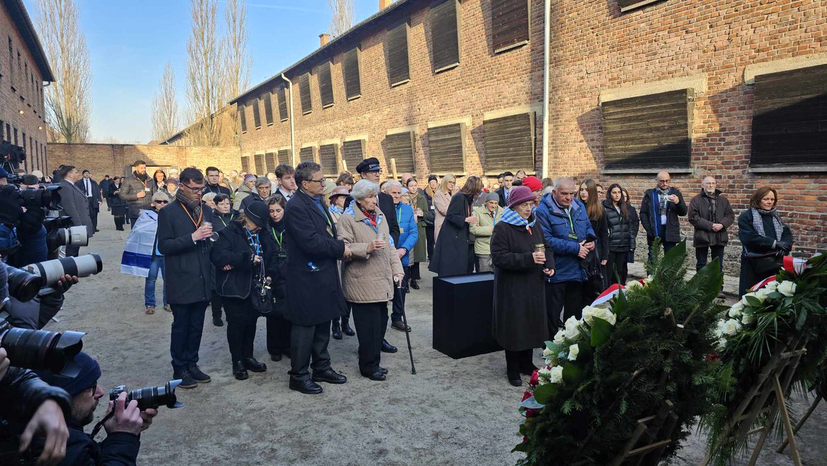 Auschwitz Memorial (@auschwitzmuseum) on Twitter photo Auschwitz Survivors, President of Poland <a href="/AndrzejDuda/">Andrzej Duda</a> and director of <a href="/AuschwitzMuseum/">Auschwitz Memorial</a> Dr. Piotr M. A. Cywiński paid tribute to all victims of the German Nazi concentration and extermination camp Auschwitz at the Wall of Death. Auschwitz Survivors, President of Poland <a href="/AndrzejDuda/">Andrzej Duda</a> and director of <a href="/AuschwitzMuseum/">Auschwitz Memorial</a> Dr. Piotr M. A. Cywiński paid tribute to all victims of the German Nazi concentration and extermination camp Auschwitz at the Wall of Death.