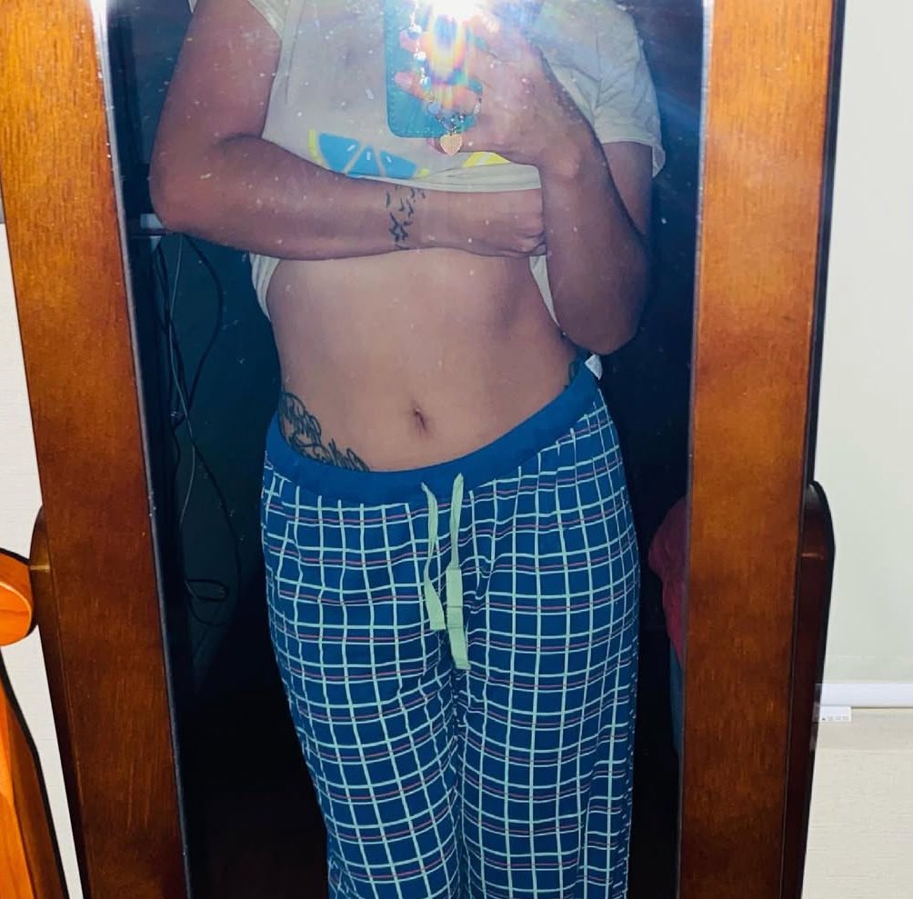 valecutte18's tweet photo. Alguien para chat hot? 🔥 Tengo 38 añitos 🤭 https://t.co/Nh8veQuByT
