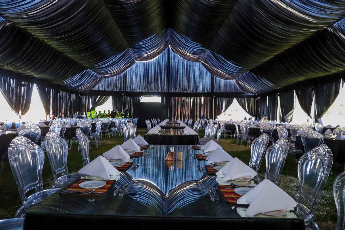 TimeToEngageUs's tweet photo. 📱Did you know the new #SamsungGalaxyS25 has AI-powered Photo Refinement, turning every snapshot into a masterpiece? 🎨✨ We’re proud to have been part of the #SamsungS25Launch, managing #eventplanning, #influencercollaborations,#mediarelations 🧵 https://t.co/rJN0sp7PGB