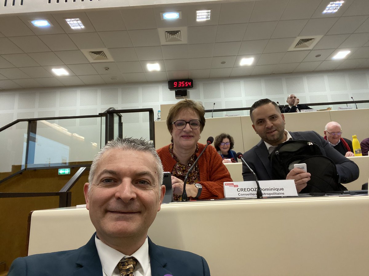 GomezStephane's tweet photo. 📣 Conseil de la #Métropole de #Lyon, jour 1 ✅

➡️ Après un hommage à des élus disparus, nous débattrons sur le rapport d’orientation budgétaire 💰 puis le plan des déplacements et mobilités 🚘 🚲 🚍 🚈 🚶

➡️ J’interviendrai également sur le patrimoine TASE de #VaulxEnVelin 🌆 https://t.co/Z0L0dULE92
