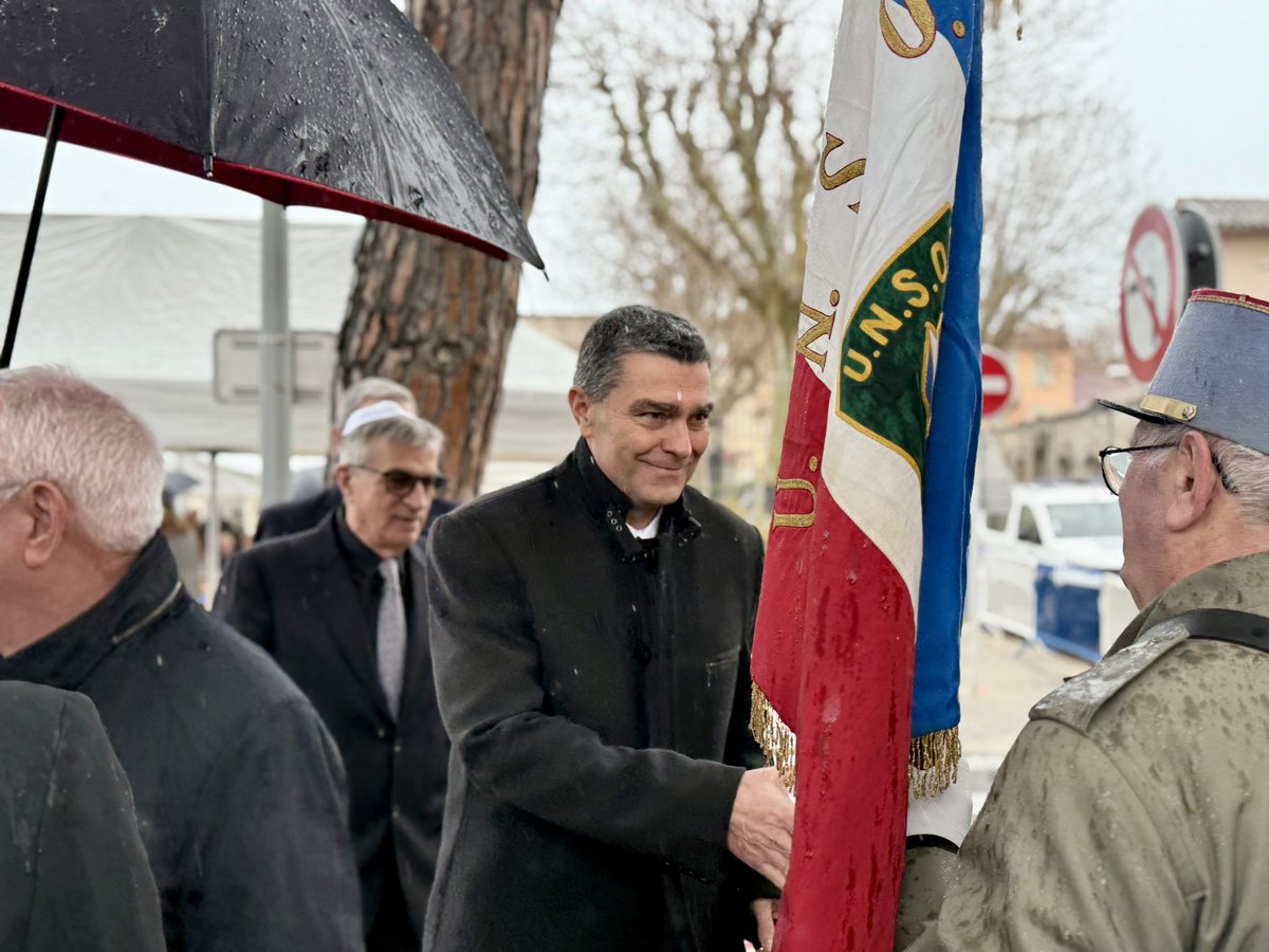 🌍 #27Janvier | Journée internationale en mémoire des victimes de la Shoah 🌹

Aujourd’hui, avec <a href="/JeanLeonetti/">Jean Leonetti</a> et <a href="/GenteJacques/">Jacques Gente</a>, nous honorons la mémoire des millions de femmes, hommes et enfants victimes de la Shoah, exterminés par la barbarie nazie. Ce 27 janvier marque