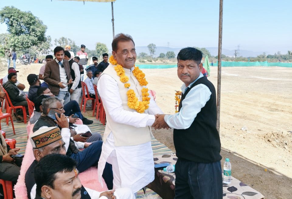 Ramkhelawanbjp's tweet photo. गृह विधानसभा क्षेत्र #अमरपाटन अंतर्गत आज मण्डल #मर्यादपुर के नौगांव नंबर 04 में आयोजित पंडित दीनदयाल उपाध्याय मण्डल स्तरीय क्रिकेट टूर्नामेंट 2025 के उद्घाटन समारोह कार्यक्रम में बतौर मुख्य अतिथि सहभागिता कर खिलाड़ियों से परिचय प्राप्त करते हुए एवं वहां मौजूद स्थानीय, दूर दराज से आए खेल प्रेमियों,युवा साथियों का उत्साहवर्धन किया।

समारोह में मेरे साथ जिला पंचायत अध्यक्ष सतना श्री रामखेलावन कोल जी सहित भाजपा पदाधिकारी, मण्डल के पदाधिकारियों एवं स्थानीय जन प्रतिनिधियों की मौजूदगी रही।