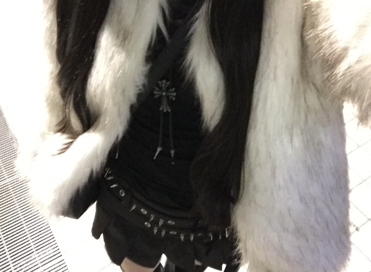 _2qjw's tweet photo. 250126  やっと入れたメインステージ前😭✨️もうこんな近くで見れる日はないだろうって思いながら1曲1曲大切に目に納めてた🥲👍🏻 https://t.co/bW0HLydaWr