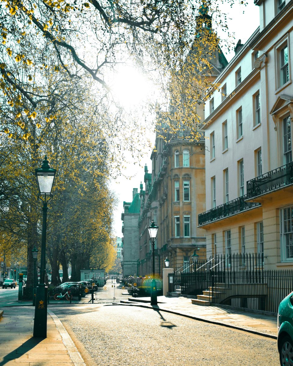 EC English tweet media