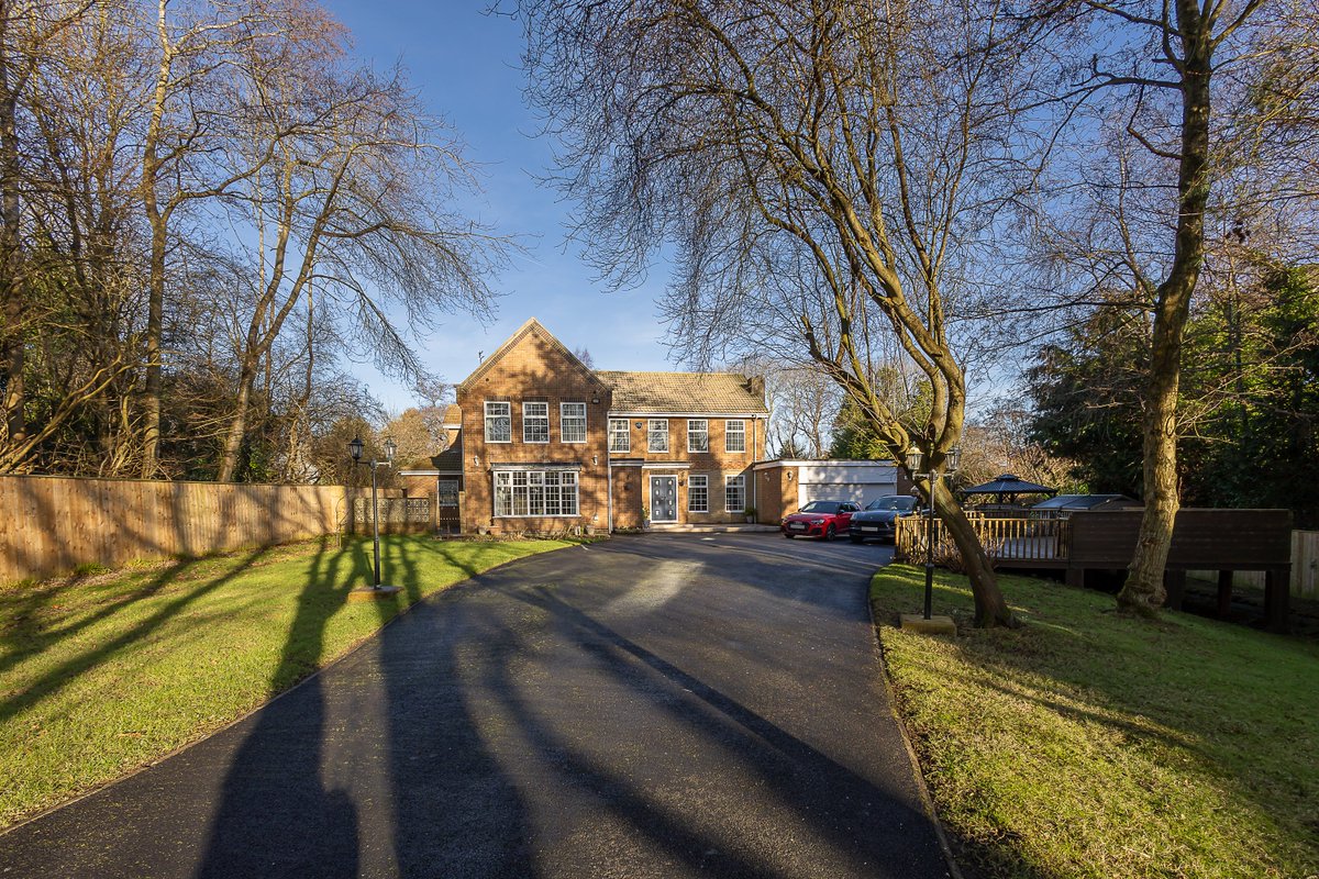 An opportunity to purchase this unique detached family home boasting over 3,500 Sq ft. This imposing residence occupies a prominent position on Meadow Court Ponteland 

#Ponteland #Gosforth #Heaton #Jesmond #Newcastle #Property #HousingMarket #forsale

bailey-and.co/property/16-me…