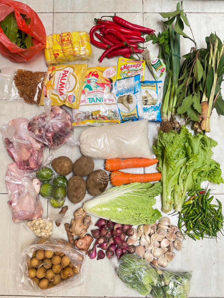 happys0ul_'s tweet photo. Cara Nge-Stock Bahan Makanan untuk Seminggu (or more😋). Cocok untuk wanita karir maupun ibu2 yg ngurus anak supaya ga repot tiap hari harus ke pasar😆💗

Thread tentang Meal Plan, Budget &amp; Food Prep💶📝🍗👇🏼 https://t.co/ffa7pzHM4H