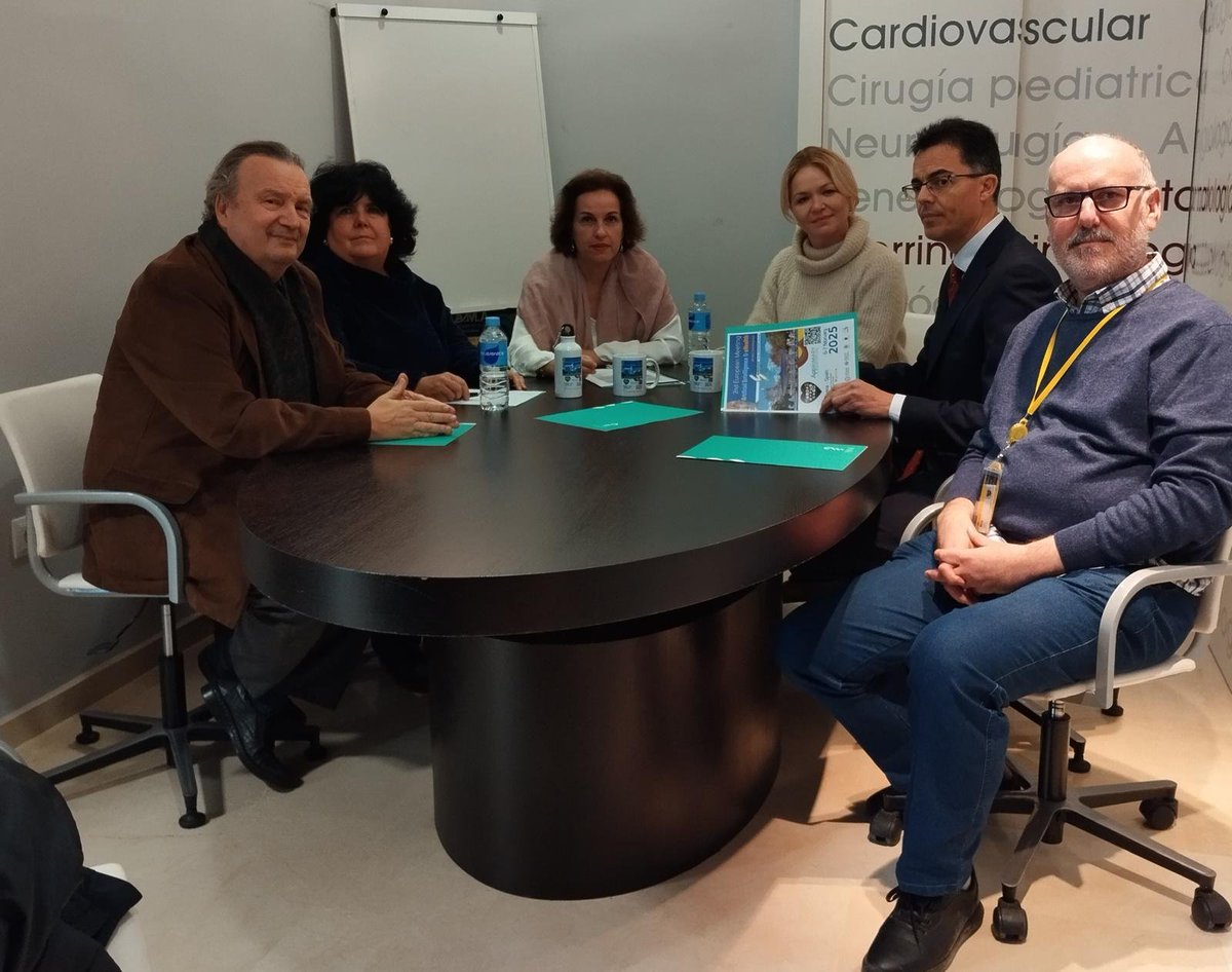 commurcia's tweet photo. Nuestra vicesecretaria @Marieta0409 y Junta #COMarcal #Cartagena @emontoroj y Blanca García con #nuestroscolegiados J.López, A.Piñana y A.Linares👉🏾Nos presentan las jornadas europeas @SEMERGENap @SEMERGENMurcia de #InteligenciaArtificial
#SociedadesCientíficas #profesiónmédica https://t.co/dAkuNO2dt5