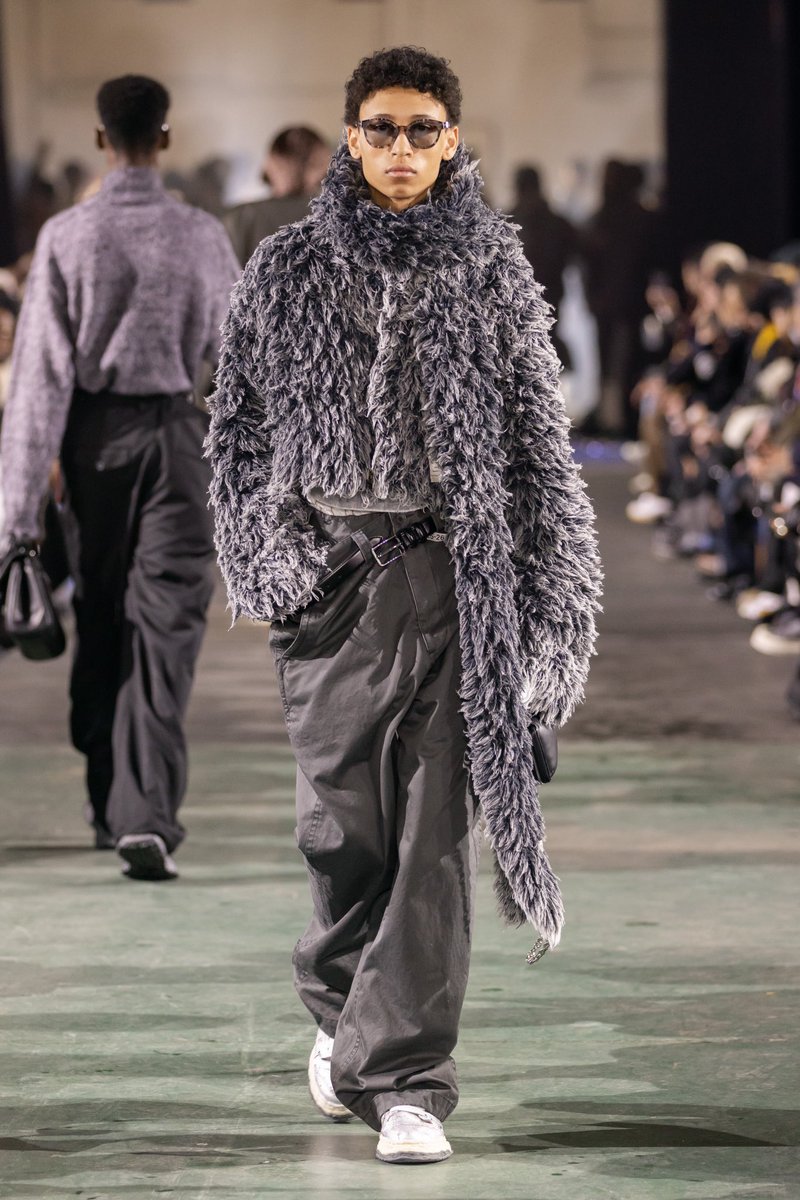 2025-2026 A/W Collection Looks
"A Little Paradox Part Six" 

#MaisonMIHARAYASUHIRO

en.miharayasuhiro.jp/contents/lookb…