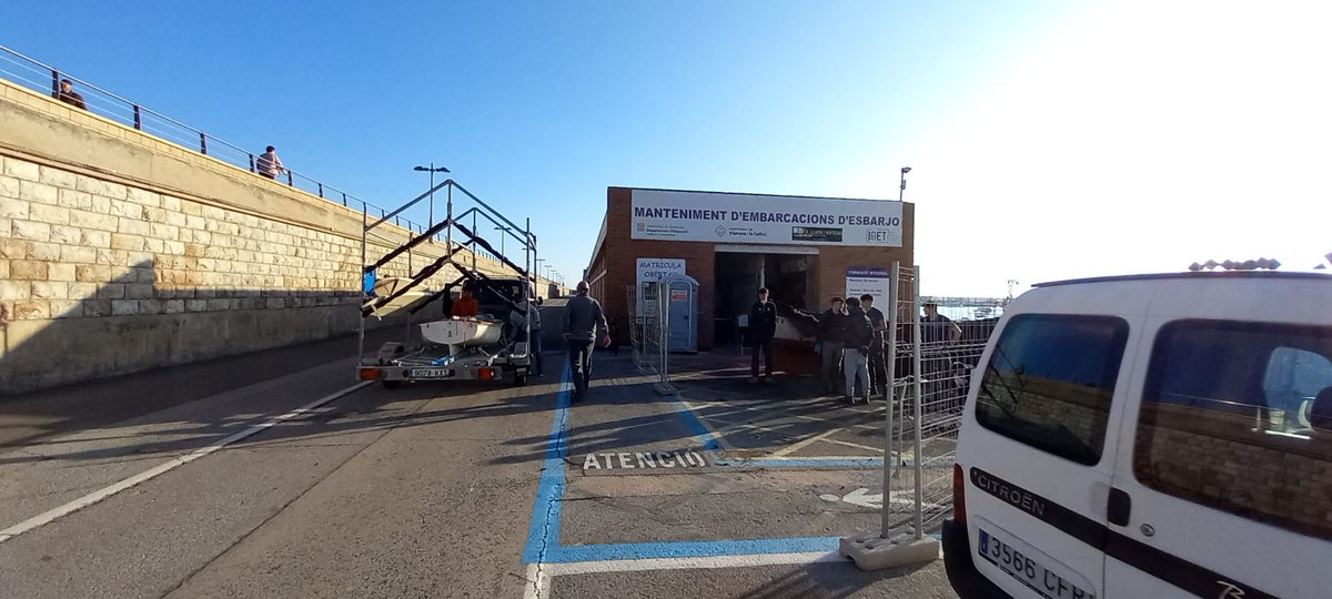 LluchRafecas's tweet photo. Ja tenim nova barca pels nostres alumnes de #TM60. Gràcies a la Montse Oliveras per cedir-nos el material i al @NauticVilanova per portar la nau al port!
https://t.co/RtjU3zYya5 https://t.co/tyrEDCMFg4