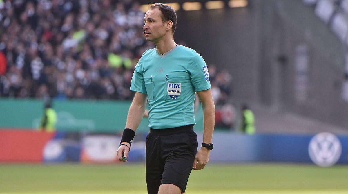 SrAnsetzungen's tweet photo. UEFA Champions League, 8. Spieltag
Inter Mailand 🇮🇹 - AS Monaco 🇫🇷(Mi., 21 Uhr)
🖥️ : Bastian Dankert 🇩🇪 (VAR)
#Dankert #VAR #INTMON #UCL https://t.co/EFyYteXoKs