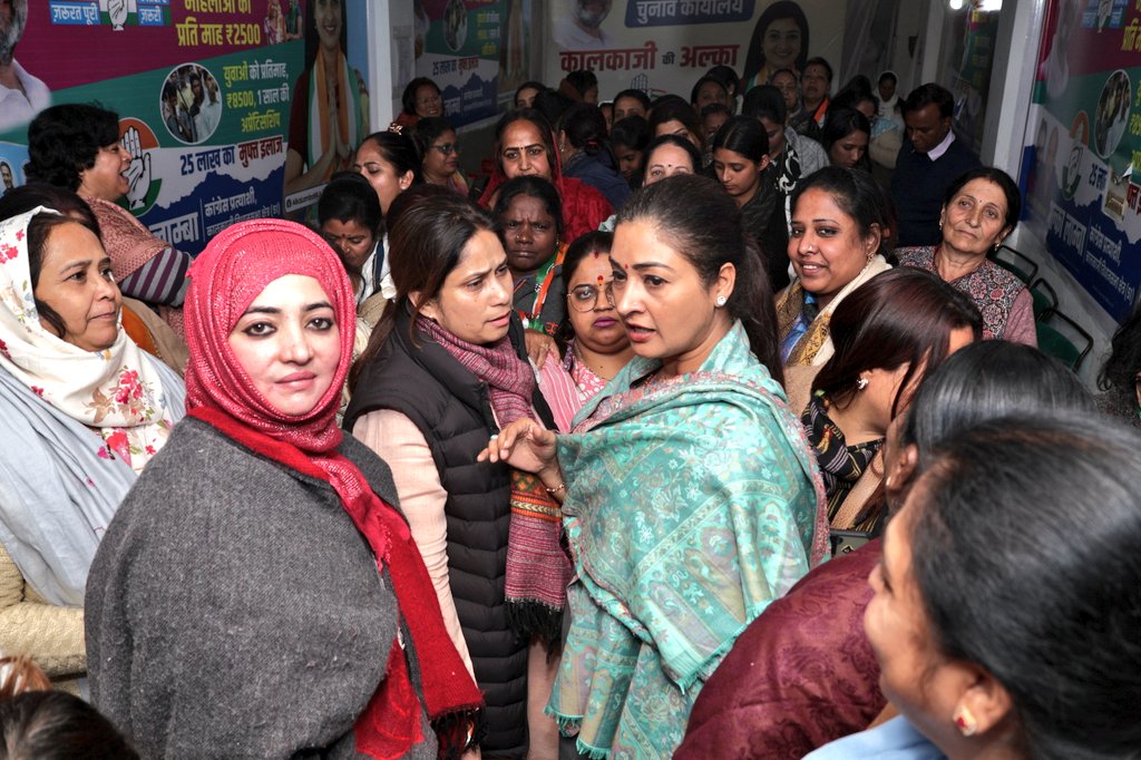 LambaAlka's tweet photo. हाथ बदलेगा हालात!

#kalkajikialka #DelhiElections2025 https://t.co/vpqwKIbAcA