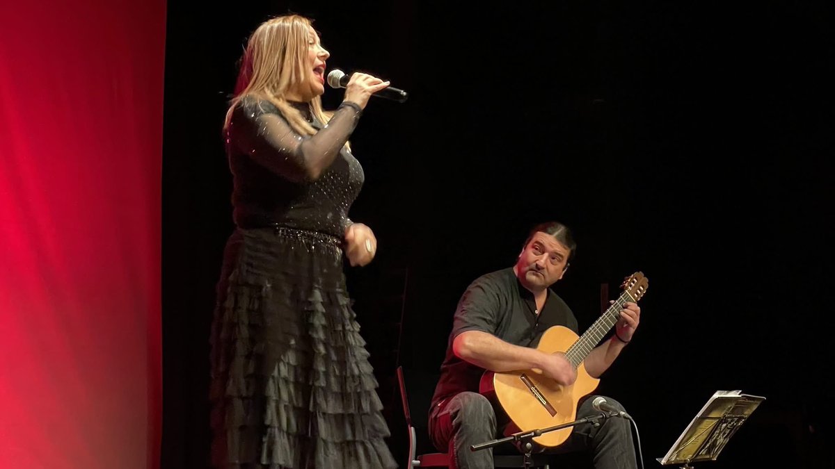 Blanes_cat's tweet photo. Notícia: El concert #BlanesambValència recull 5.800 € Organitzat #CasaArdales #ParròquiaSanta Maria i Càritas Van donar la benvinguda acompanyats de l'alcalde @JordiHernndezM1 Van actuar #BahíadeBlanes #AnaHinojosaiRafaMartin #CristinadelPozo i #Alegria

https://t.co/ls9wl7pvZC https://t.co/Jh90KClSaQ