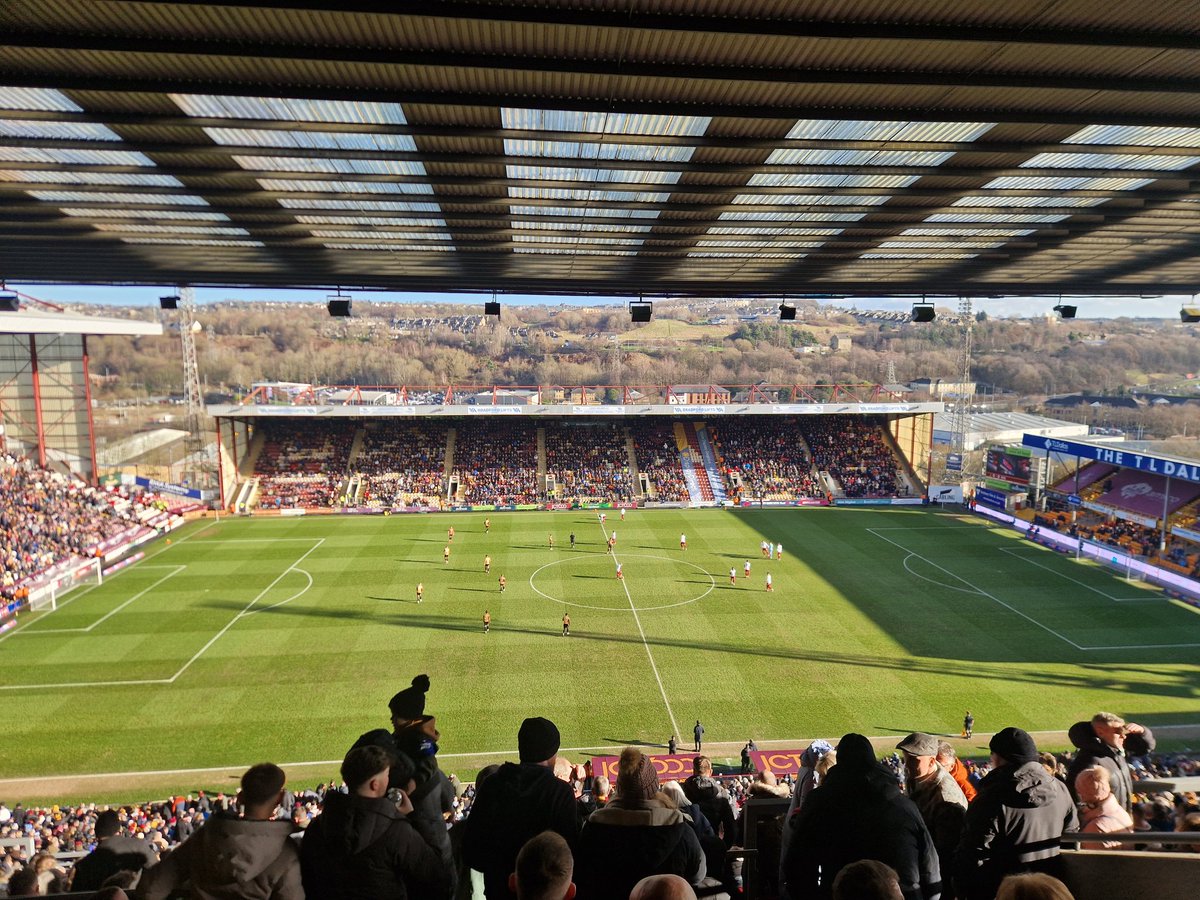 ShaunShields's tweet photo. Excellent performance from Bradford City on Saturday, a 3-0 victory over League leaders Walsall in front of 17,000 supporters. https://t.co/CRfXYmmOWO