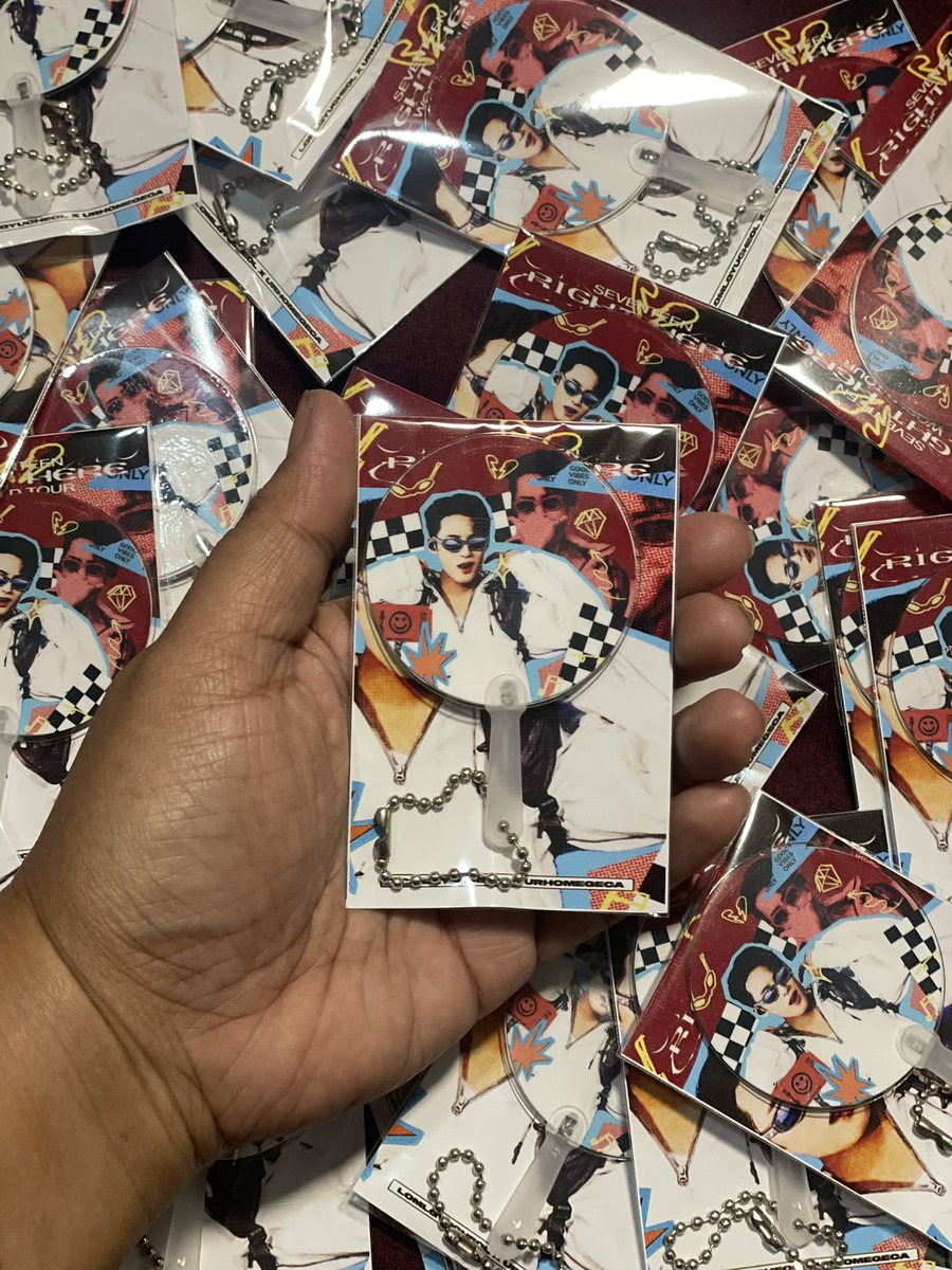 kimdyoongin's tweet photo. #cksells #abcde_prints
– mini uchiwa
- glossy
— dm us for inquiries
🏷: wts lf printing service ph photocard polaroid photostrip button pin thank you card handbanner concert freebies piso print customized mail stickers glossy matte glitter backing https://t.co/DhM87HNqXh