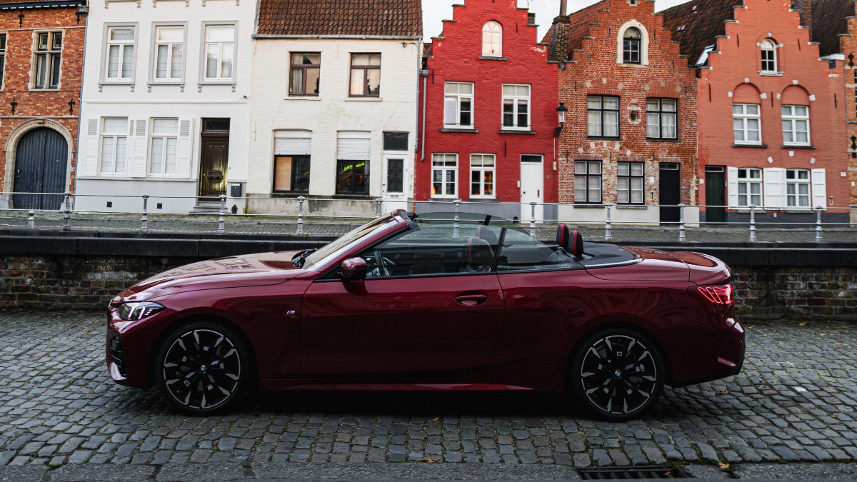 BMW's tweet photo. For those who are roof down no matter the weather 🌨️
📸 (IG) robvanloock #BMWRepost
The BMW 420i Convertible.
#THE4 #BMW
Mandatory information according to german law ’Pkw-EnVKV’ based on WLTP: energy consumption combined: 7,4 l/100 km; CO₂ emissions combined: 169 g/km; CO2-class(es): F
