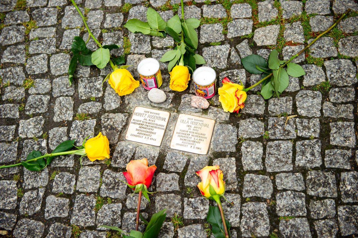 #WeRemember - 1944 sind Ulla und Moritz Rosenthal, deren frühere Wäschefabrik heute ein Teil unserer Unternehmenszentrale ist, in Auschwitz ermordet worden. Wir gedenken heute ihrer und aller anderen Opfer des Nationalsozialismus.