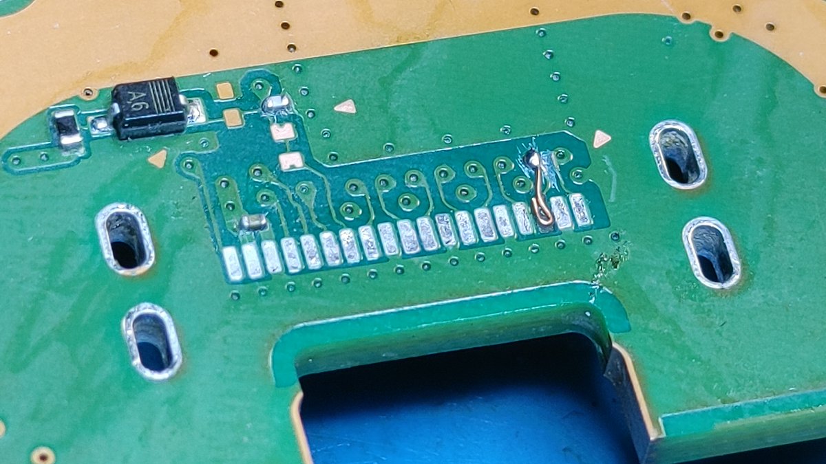 rofag2serwis's tweet photo. Wymiana portu #HDMI w konsoli #Sony #PS5 wraz z naprawą uszkodzonej ścieżki która była wyrwana ze złączem. Operacja zakończona pełnym sukcesem.
Zapraszam na szybkie naprawy 👍
#rofag2serwis #serwiskonsol #consolerepair #serwis #serviceshop #microsoldering #PCBrepair https://t.co/GztkaltgOr