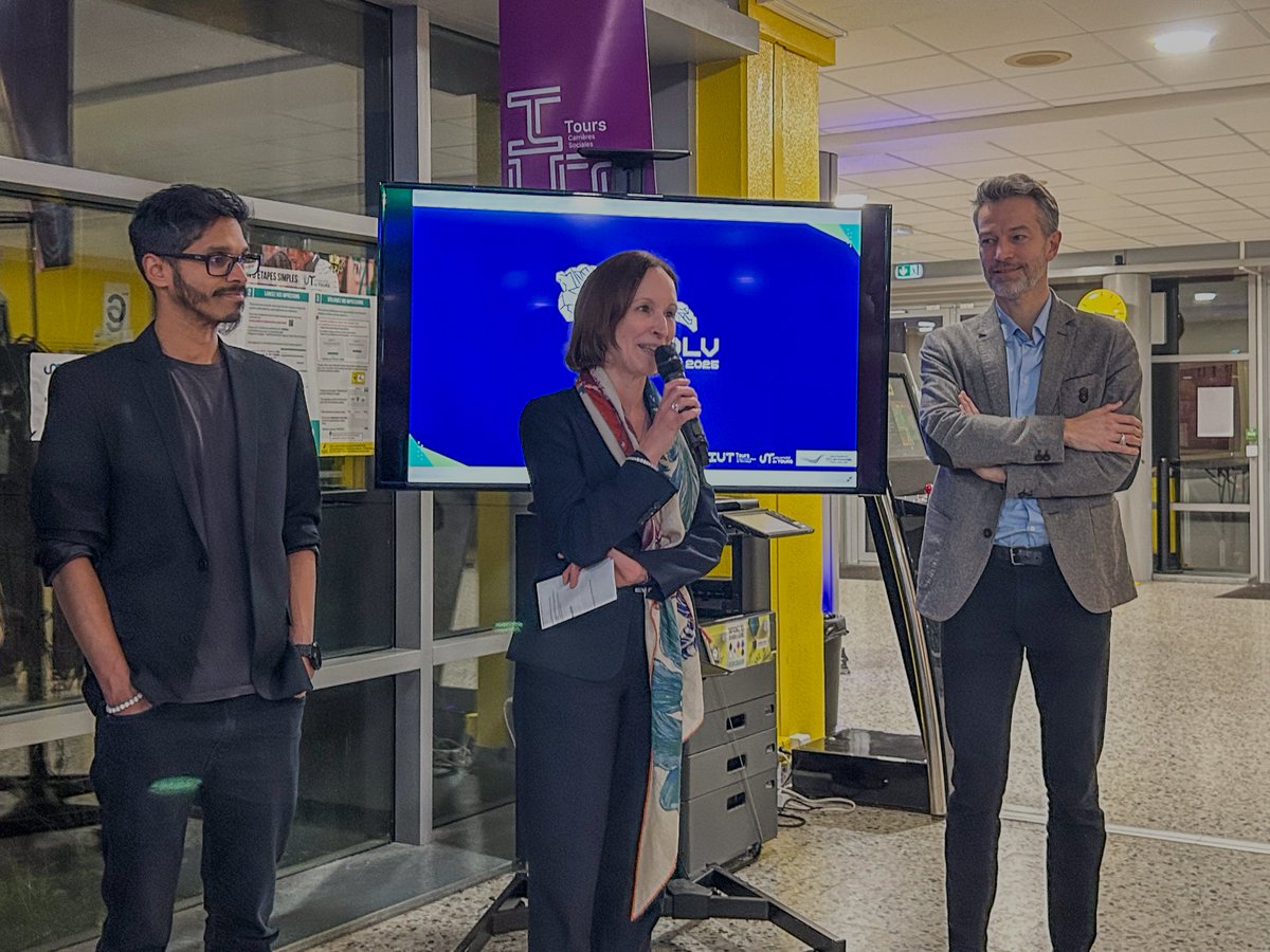 Jeudi, à l'IUT de #Tours, aux côtés de <a href="/Bourges2028/">Bourges 2028</a>  et de la <a href="/RCValdeLoire/">Région Centre-Val de Loire</a> , j'ai eu le plaisir de remettre le prix d’un challenge réunissant les étudiants de 8 campus. Bravo pour la qualité de votre travail, qui nourrit notre réflexion sur #Bourges, la #mobilité et la #culture.