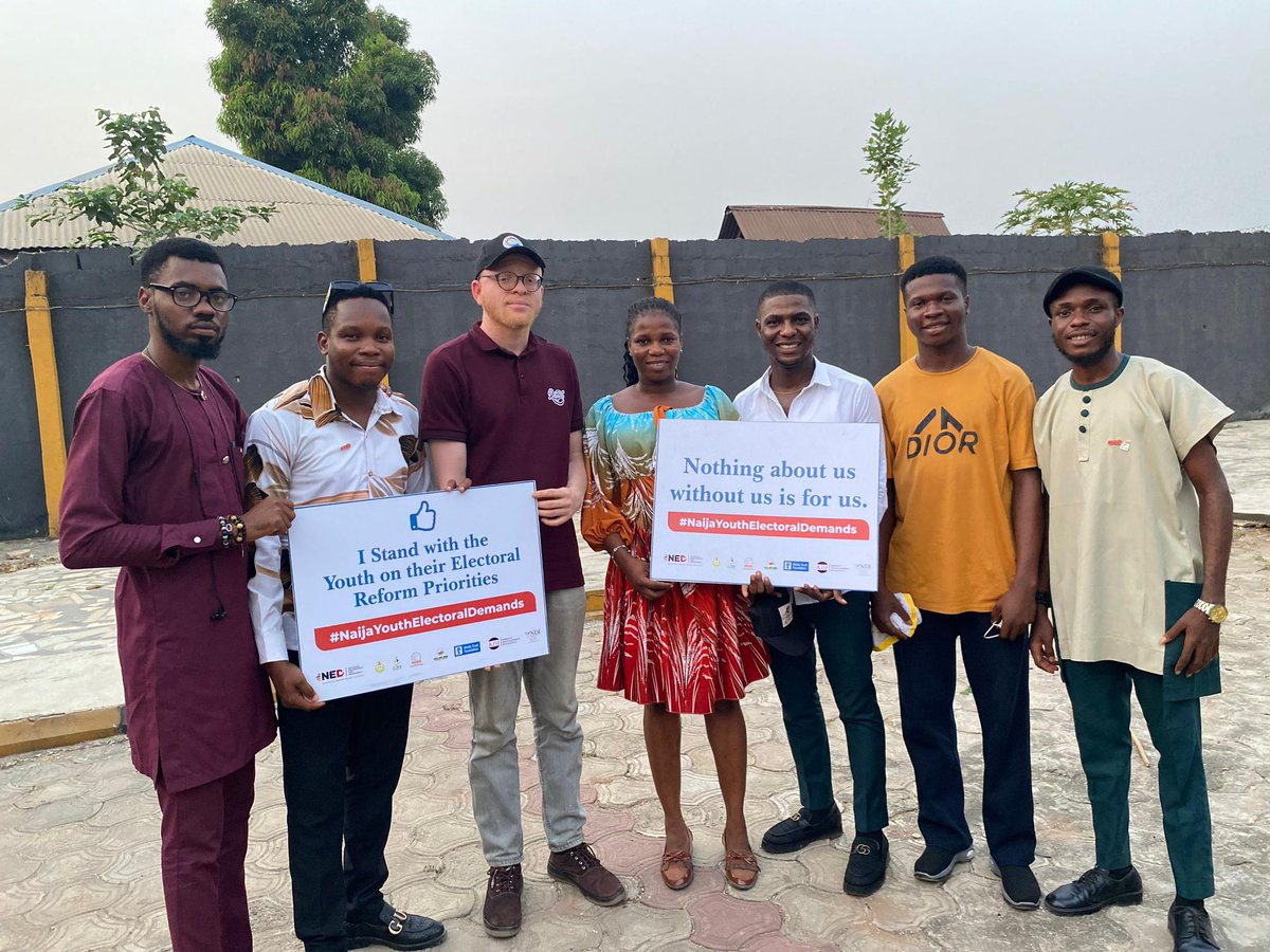 Libera_nig's tweet photo. #yerp_naija
Our #Yerp_Naija team continued the advocacy for the top 5 Electoral Reform Recommendations to grassroots stakeholders and leaders. This time, we met with the @RACAladinma A group of young people with passion for working democracy in Nigeria. https://t.co/QPrlR1rkSU