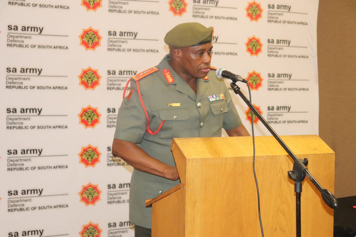 SANDF_ZA's tweet photo. #SAArmy Article || Commander of the South African Landward Forces Engages with the Directors of Staff of the Centres of Excellence which Falls under the Auspices Of Training Formation.
https://t.co/PTkaJeq8fG
#SANDF
#SAArmyTrainingFormation
#PrideOfLions https://t.co/cNK5kNm6I0