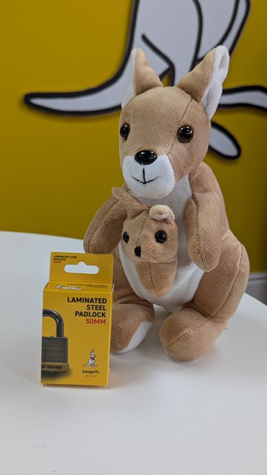 KangaLiverpool's tweet image. 🔒Keep your belongings safe with our range of padlocks! From waterproof padlocks for outdoor containers, to Combination Padlocks for shared spaces! and durable laminated padlocks, We've got you covered. Vist Kangaroo Self Storage Liverpool today from 9-5! #KangarooSelfStorage