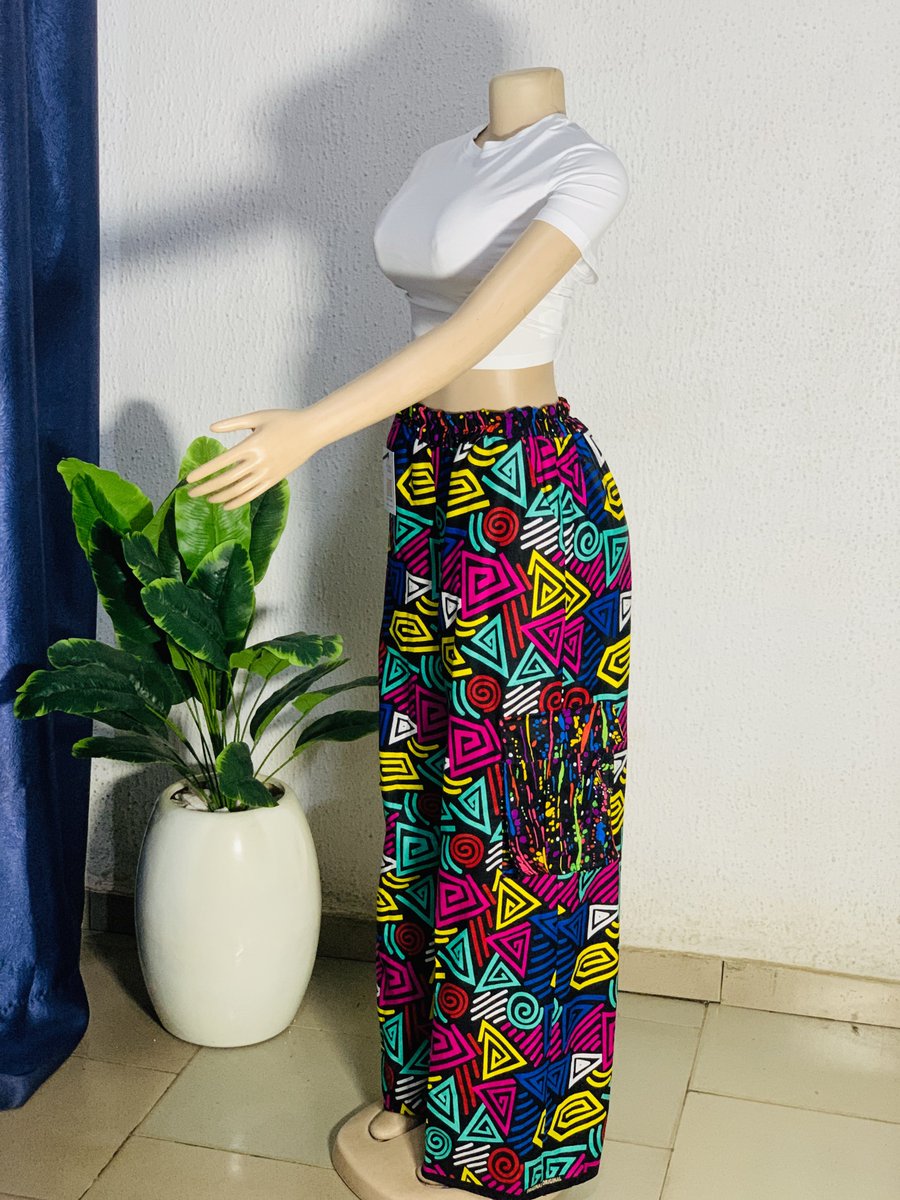 dam_____dam's tweet photo. New Arrival✨✨✨

Introducing the Ankara Cargo Pant!

Details: A perfect blend of two vibrant prints featuring cargo &amp; palazzo pockets, complemented by an elastic waistband for comfort &amp; style.

~~~~~~~

Fabric: 100% Cotton Ankara
Size: 6 - 20
🏷️: 15,000NGN
Cc: @Styled_byDamdam https://t.co/7v23f7y0Hq