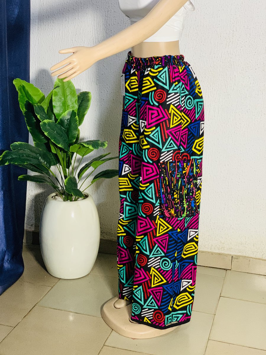dam_____dam's tweet photo. New Arrival✨✨✨

Introducing the Ankara Cargo Pant!

Details: A perfect blend of two vibrant prints featuring cargo &amp; palazzo pockets, complemented by an elastic waistband for comfort &amp; style.

~~~~~~~

Fabric: 100% Cotton Ankara
Size: 6 - 20
🏷️: 15,000NGN
Cc: @Styled_byDamdam https://t.co/7v23f7y0Hq