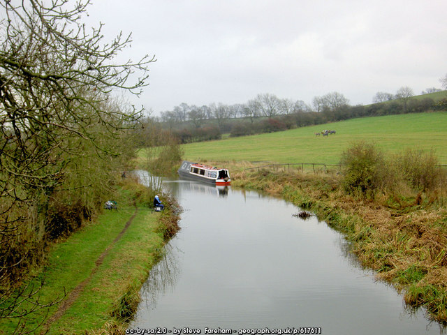 geograph_bi's tweet photo. Geograph Picture of the Day from #Leicestershire, 2007 
#canal #GrandUnion #narrowboat #Smeeton  https://t.co/EH23qgrdtZ Free to use – please credit Steve Fareham/Geograph https://t.co/13AEgpWGQM