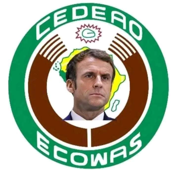 DelphineSankara's tweet image. 🔴Le bailleur de fonds de la #CEDEAO, @EmmanuelMacron a exigé que désormais on mette sa photo sur le logo de l'institution.

Nous attendons la réaction des dignes présidents de la @ecowas_cedeao !

@andresilverkona passe le message !
La lutte Continue....