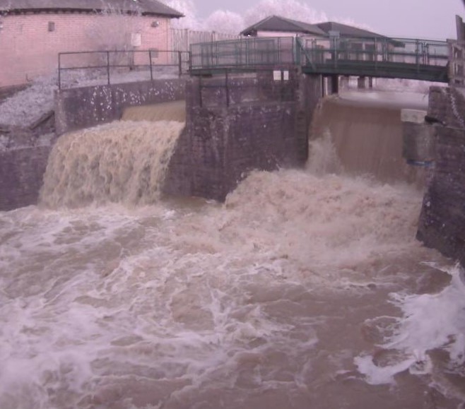 MREATLO's tweet photo. Across the Arun &amp; Western Rother Catchments there has been a large amount of rain over the weekend.  The rivers are performing as expected &amp; are being monitored by

@EnvAgencySE
staff. We are providing multi agency partners with detailed forecasts so they can plan accordingly. https://t.co/5fxoDy8LcP