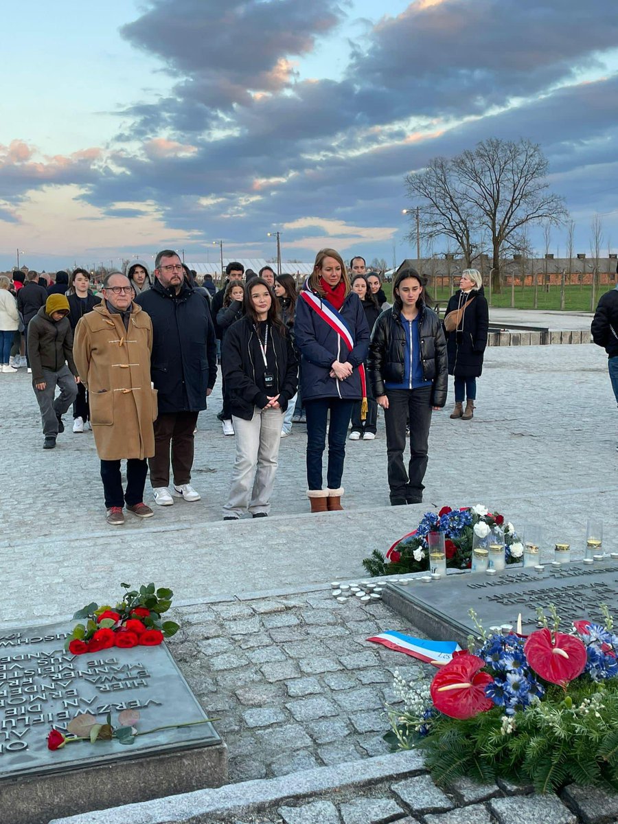 AgnesPottierD's tweet photo. Le 27 janvier 1945, les portes d'Auschwitz-Birkenau s'ouvraient, libérant les derniers détenus encore en vie, à l’aspect devenu fantomatique, de l'horreur nazie. C’était il y a 80 ans et les précieux témoignages des derniers survivants /.. https://t.co/UYLPmAGhkb