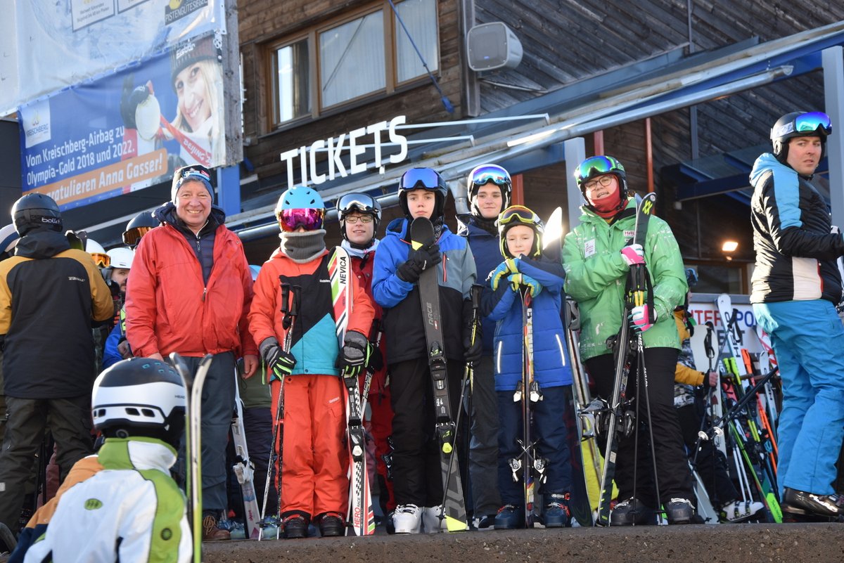 lfv_steiermark's tweet photo. Wintersporttag der steirischen Feuerwehren am Kreischberg https://t.co/mj8zAsJAuN https://t.co/KjRhxvIH3a