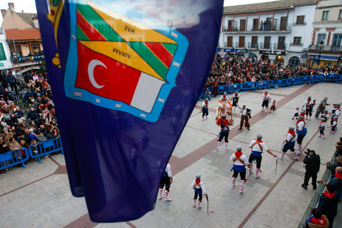 Este sábado se celebró la fiesta de la vaquilla en Colmenar Viejo.
Somos defensores de nuestra cultura y tradicion.
Viva la vaquilla y viva Colmenar