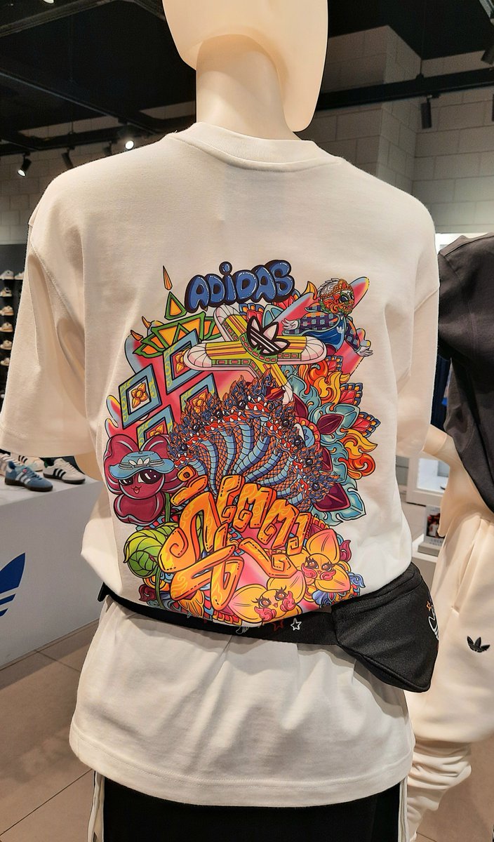 PeapTarr's tweet photo. ADIDAS X LISA MAM " PHNOM PENH CITYY TEE " Available exclusively at all Adidas Stores in Cambodia🇰🇭 https://t.co/9hL3RICHQO