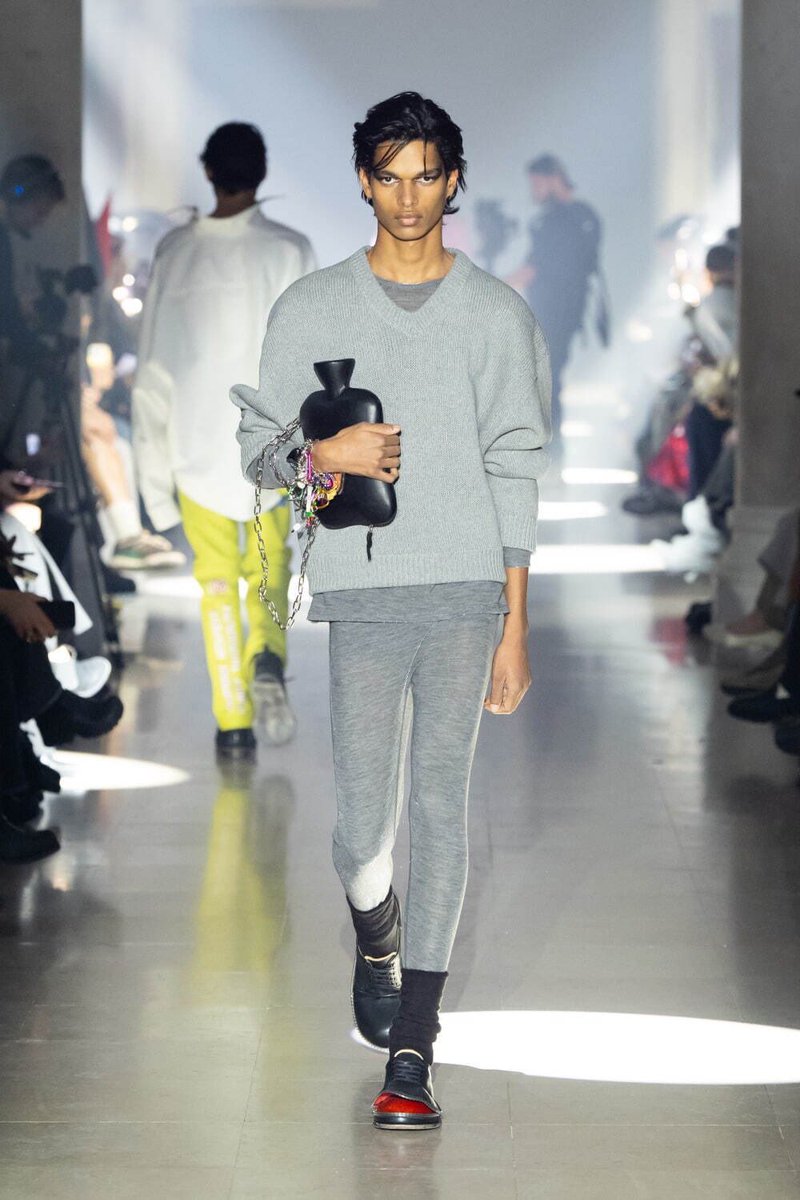 doublet 25AWのこのニットとパンツ、さすがに欲しすぎます。タブレット