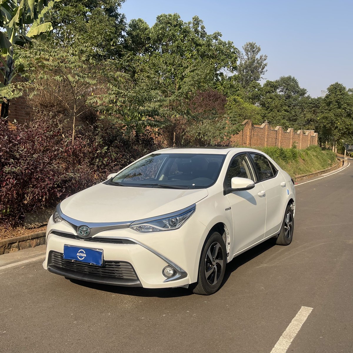 Auto24Rwanda's tweet photo. 🚗💡 Shopping smart for your next ride? Check out our 2018 Toyota Corolla Levin, second-hand but certified💵
📍 Visit us to explore more or book your test drive today!
📞 +250 788 308 775 or 6424
#cardealership #auto24rwanda #auto24 https://t.co/UTjExQKxNv