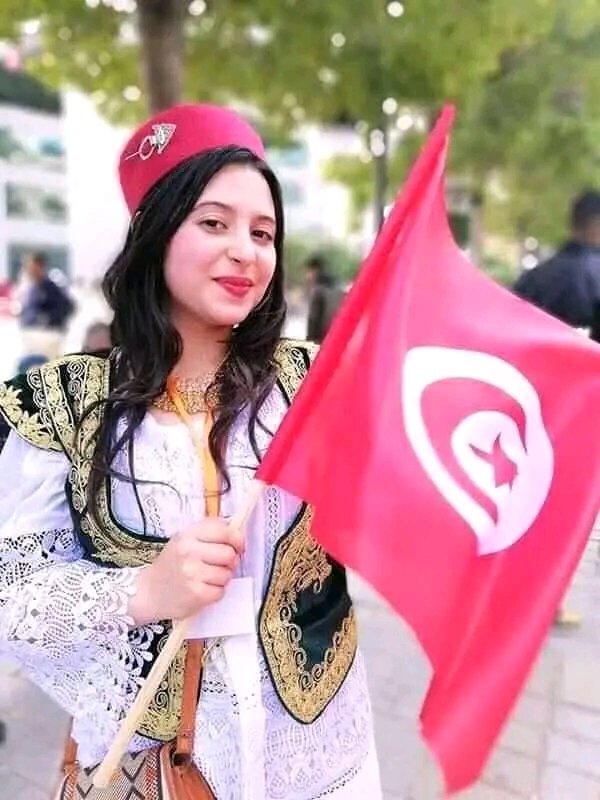 نحب نكتب عليك لين نفنى و نحب نشوف الدنيا بيك ربي يحمي بلادي تونس الغاليه❤😍❤🇹🇳🇹🇳🇹🇳🇹🇳🇹🇳