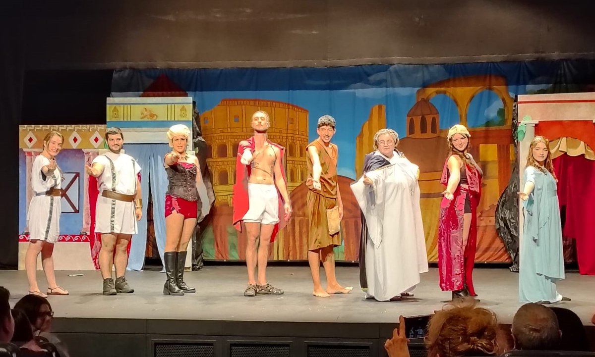 XIV FESTIVAL DE TEATRO GRECOLATINO JUVENIL DE CANARIAS 2025
El pasado jueves 23 de enero dio comienzo el XIV Festival de Teatro Grecolatino Juvenil de Canarias dirigido al alumnado de Secundaria y Bachillerato de diversos centros del archipiélago.