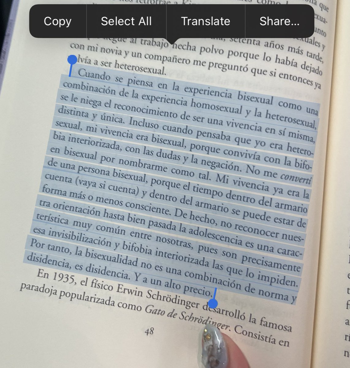 Sobre la experiencia bisexual como experiencia única y no como una mezcla entre la heterosexual y la homosexual.

(“Resistencia bisexual” de Elisa Coll)